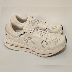 Women's On Running Cloudnova 2 size 9